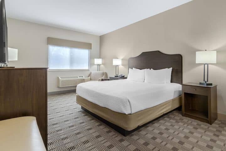Room 10 of 30